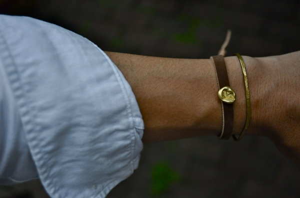 leather bangle+d4.JPG