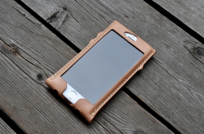 iphone7leathercase_sm3.jpg